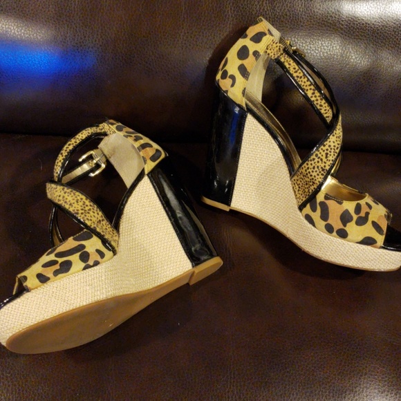 🎊 Pick 3 items for $15🎊🎊Womens wedges$final markdown - Picture 2 of 5